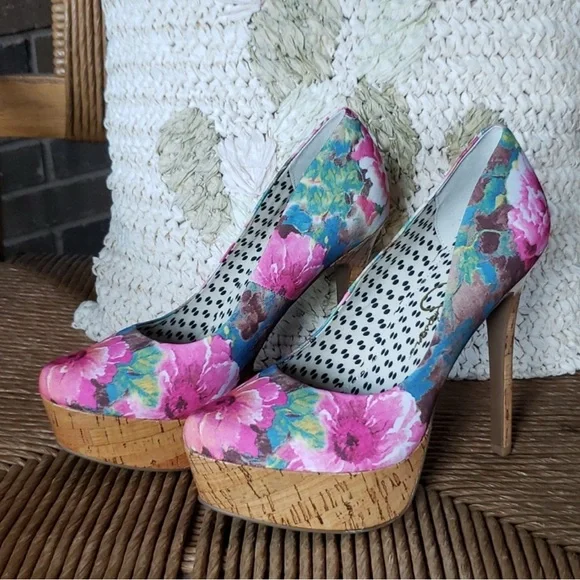 Jessica Simpson Waleo floral platform heels - Picture 4 of 10